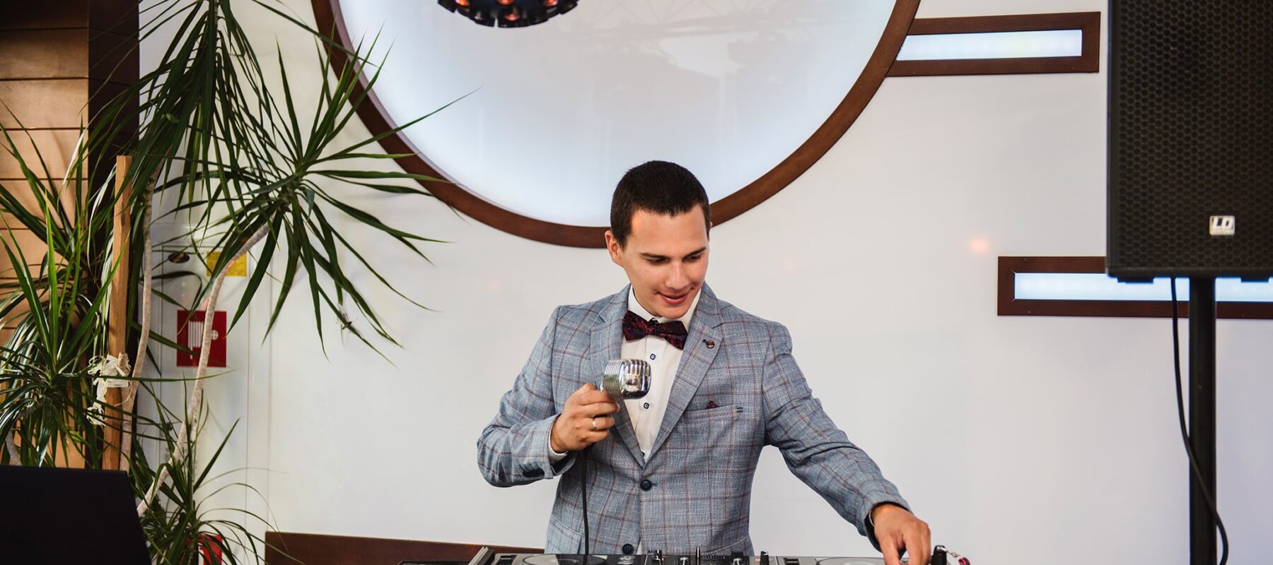 dj na wesele poradnik